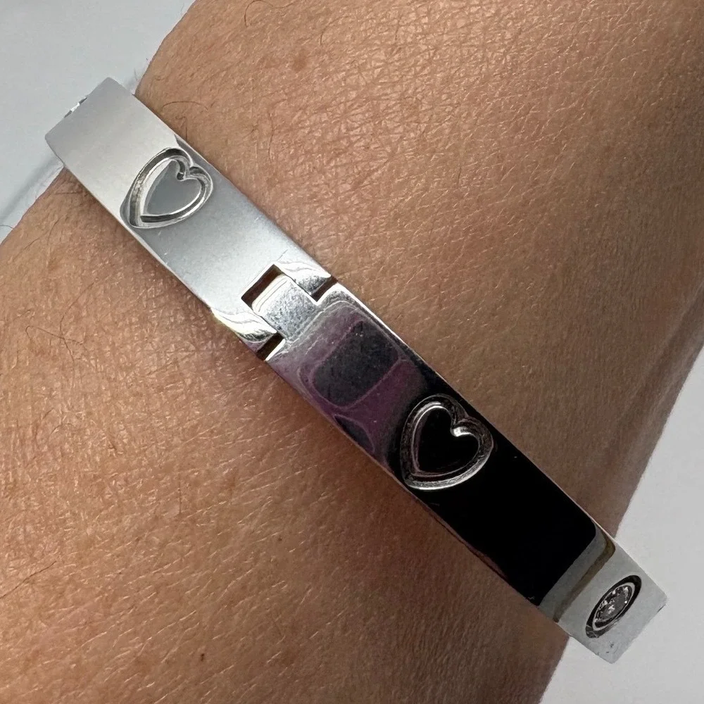 Silver Tone Heart and Crystal Hinged‎ Bangle Bracelet Polished Oval Cuff